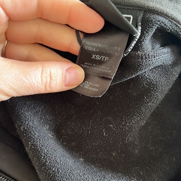 The North Face Women's Black Apex Bionic Softshell Jacket - Picture 9 of 12